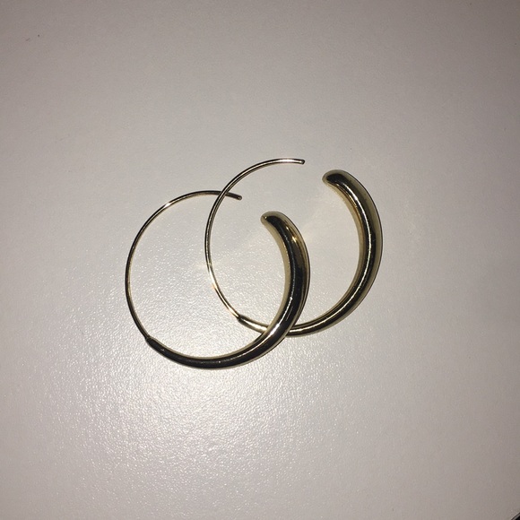 Cache earrings - Picture 1 of 4